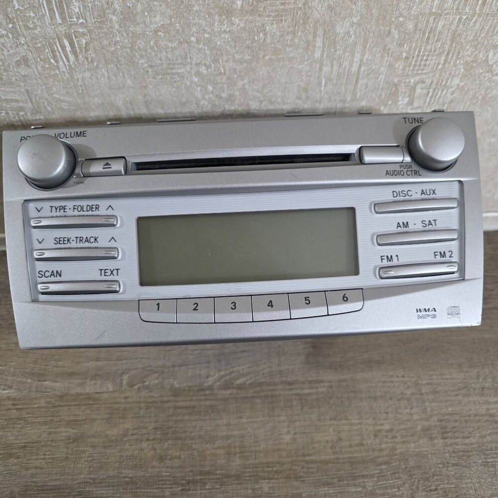 Toyota OEM Radio CD MP3 AM FM AUX Head Unit 86120-06480 Fujitsu Ten